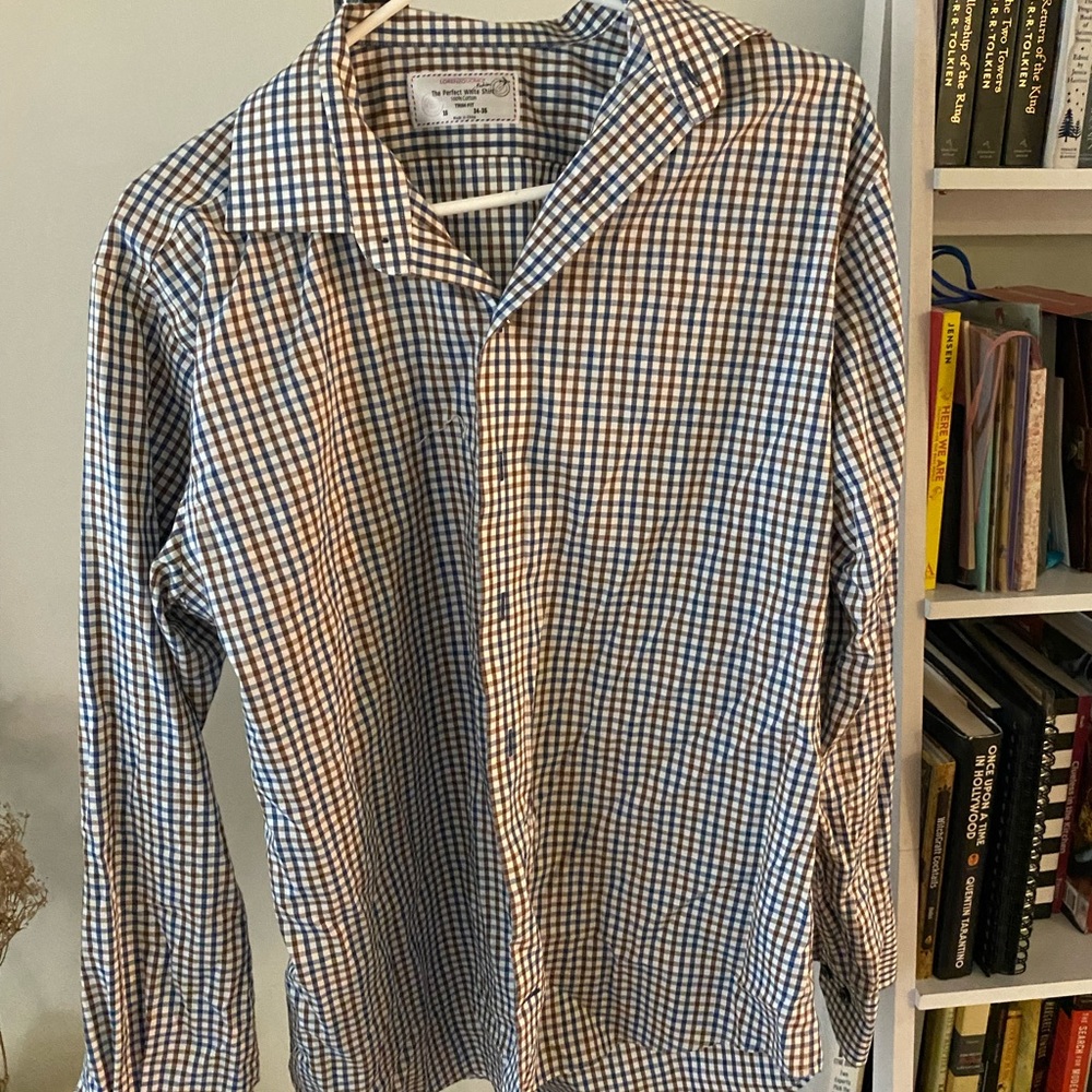 Long sleeve men’s dress shirt